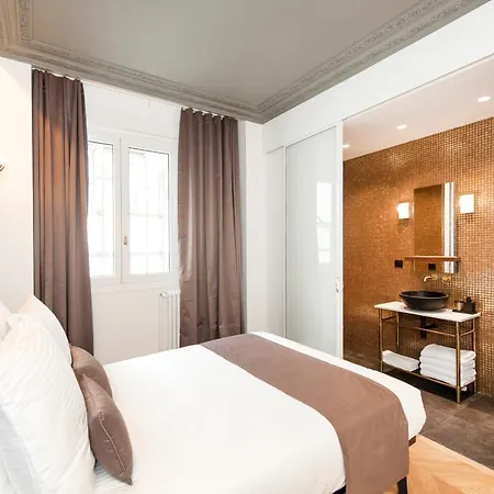 Pick A Flat's Champs Elysees - Rue Lincoln Daire Paris